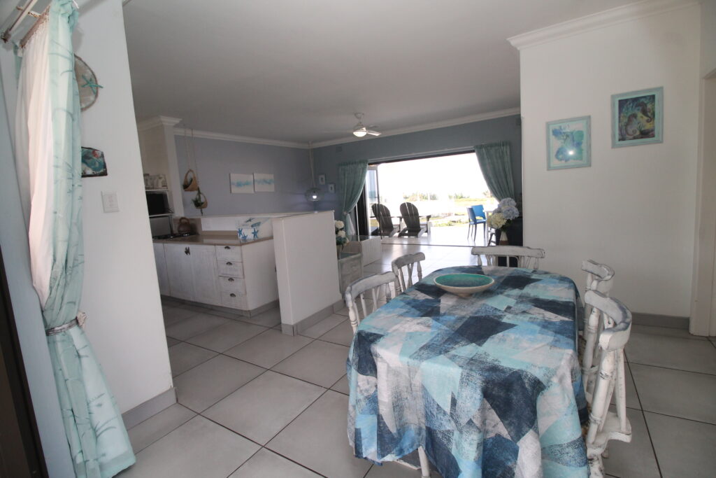 Fifty on the Rocks, Self Catering Holiday Home, Beach Front, Stunning Seaview's