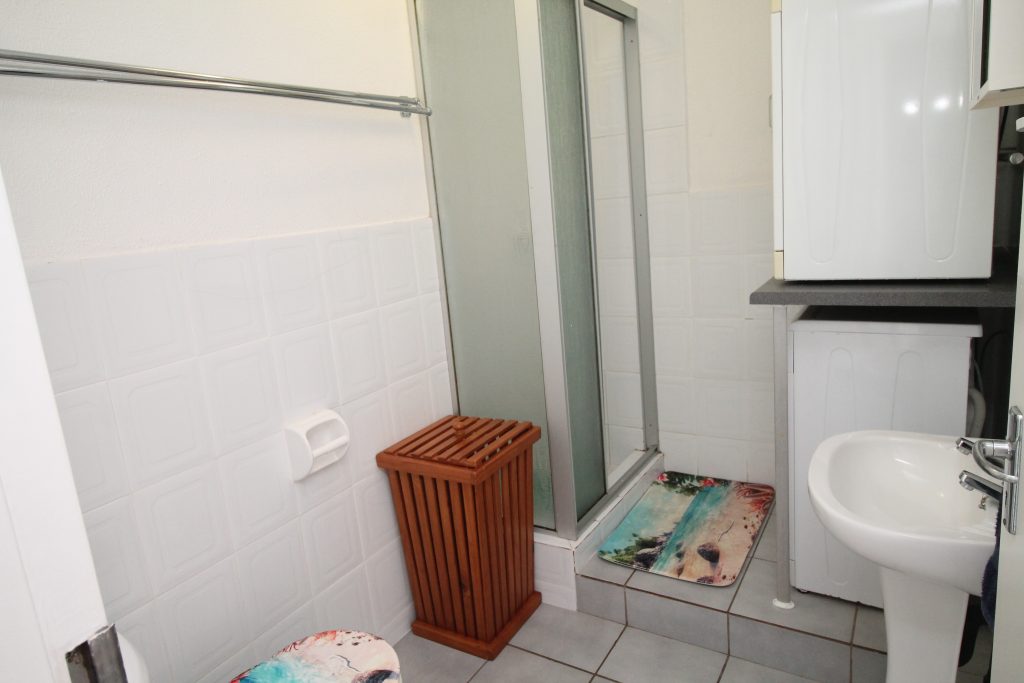 Laguna La Crete 104, Self Catering Holiday Accommodation, Uvongo