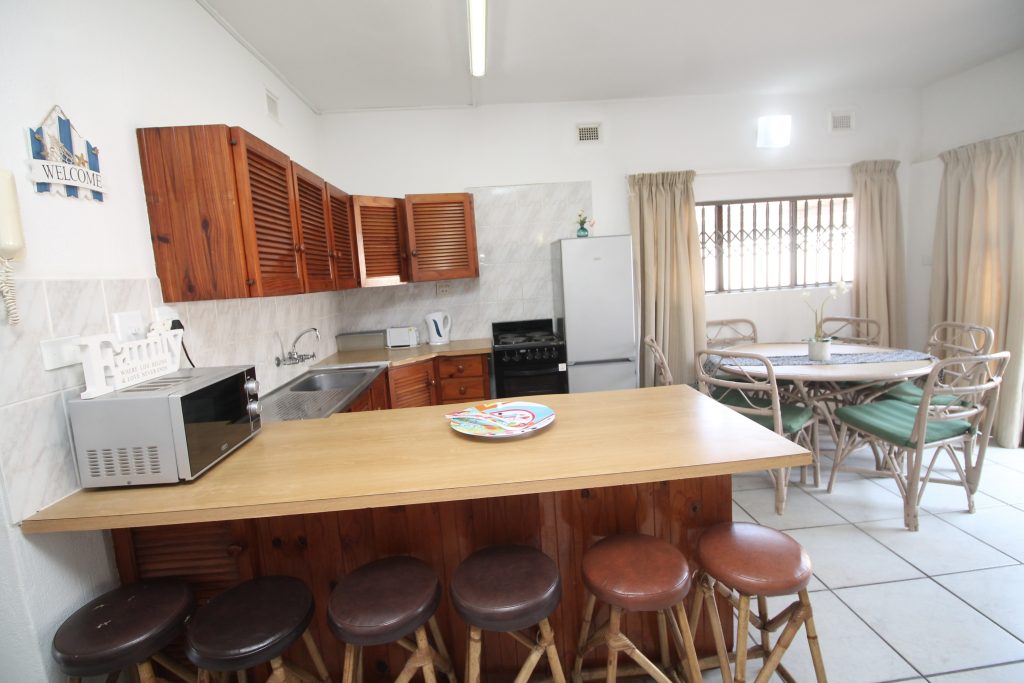 Uvongo Cabanas 3B, Self-Catering Holiday Accommodation