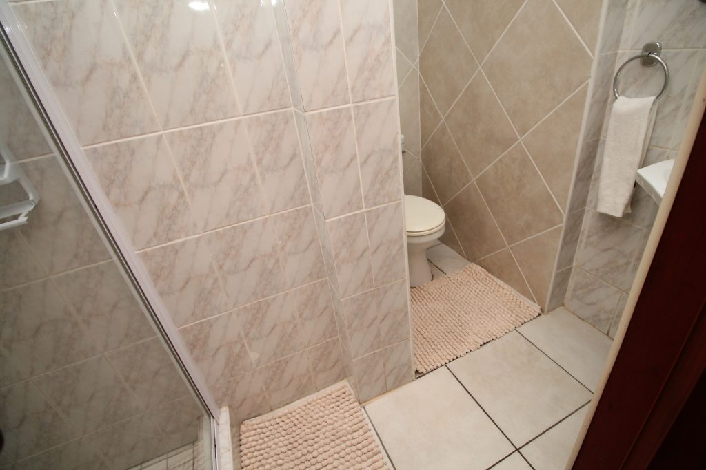 Uvongo Cabanas 3B, Self-Catering Holiday Accommodation