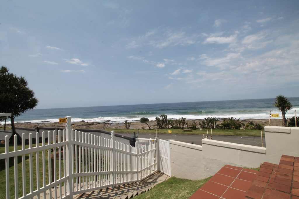 Uvongo Cabanas 3B, Self-Catering Holiday Accommodation