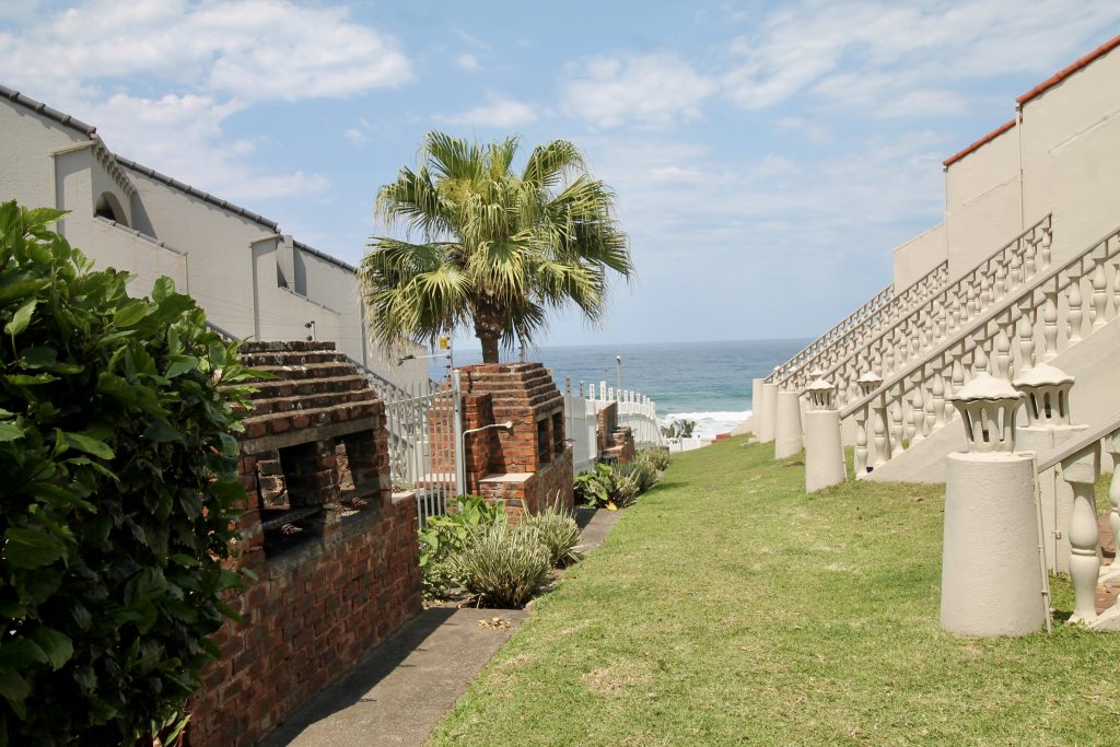 Uvongo Cabanas 3B, Self-Catering Holiday Accommodation