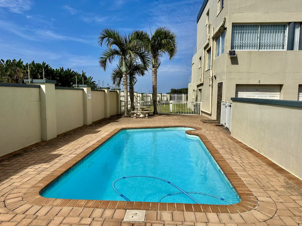 Uvongo Breeze 9, Self Catering Holiday Accommodation, Stunning Seaview's, Air-Con, Luxury
