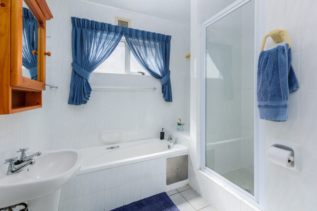 Laguna La Crete 101, Self Catering Holiday Accommodation, Uvongo