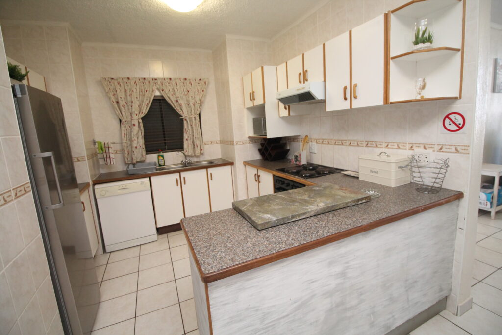 Summer Rocks 7, Self Catering Holiday Accommodation, Uvongo