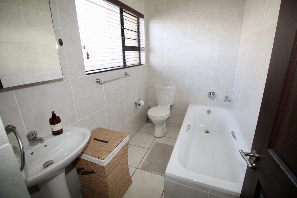 Topanga 4, Self Catering Holiday Accommodation, Uvongo