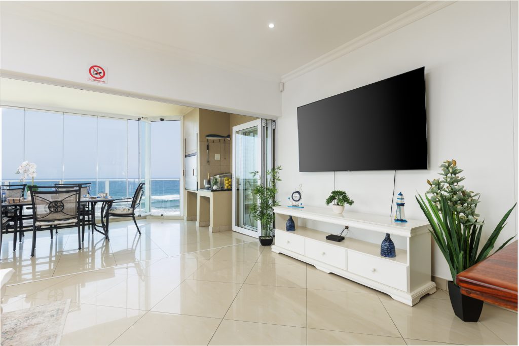 Lucien Sands 402, Self-Catering Holiday Accommodation