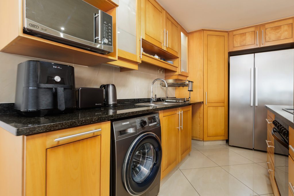 Lucien Sands 402, Self-Catering Holiday Accommodation
