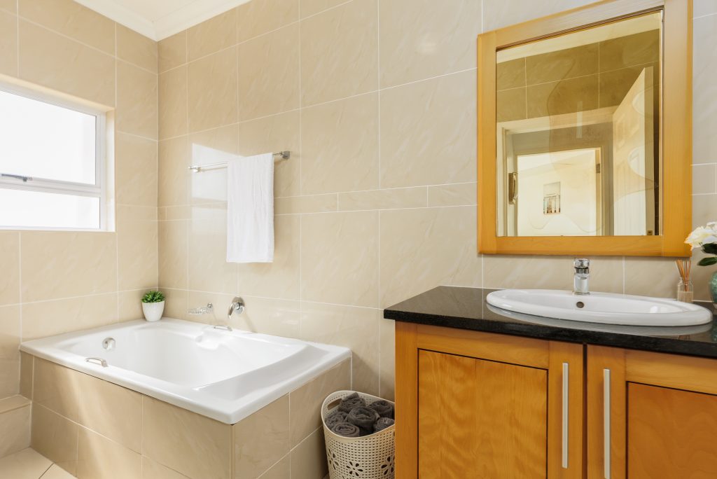 Lucien Sands 402, Self-Catering Holiday Accommodation