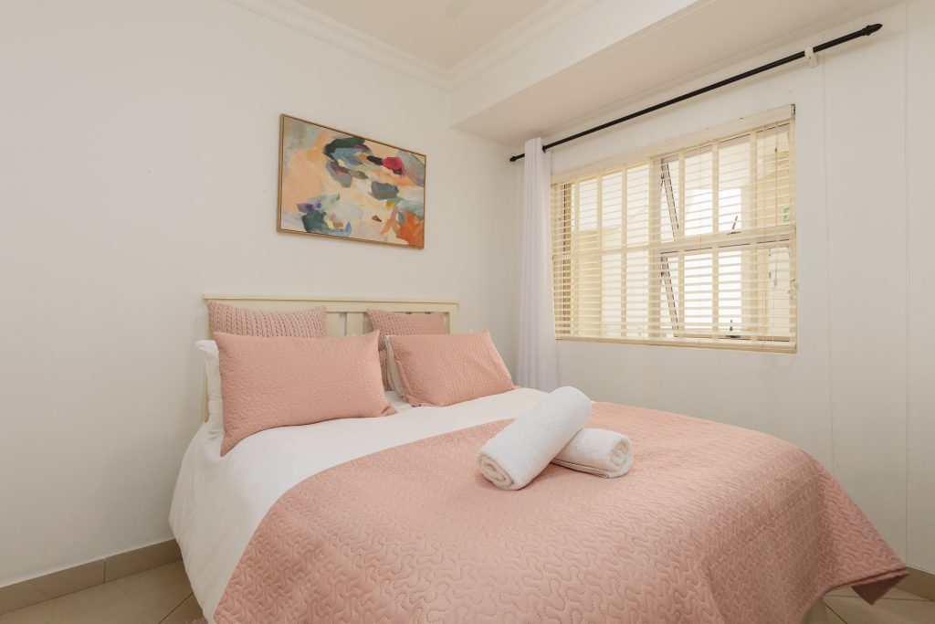 Lucien Sands 402, Self-Catering Holiday Accommodation