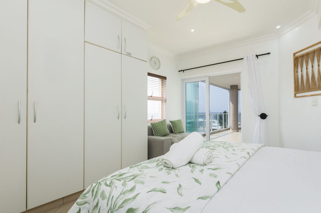 Lucien Sands 402, Self-Catering Holiday Accommodation
