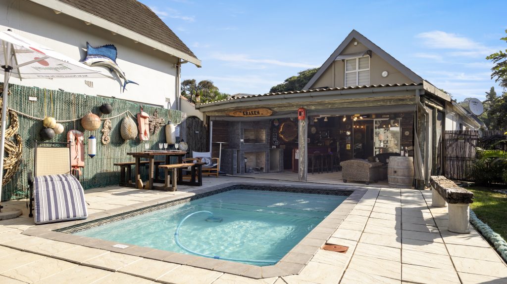 Port Royale Beach Cottage, Shelly Beach, Luxury