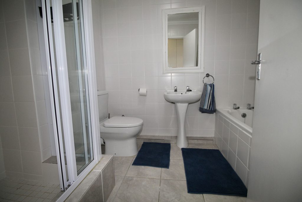 Laguna La Crete 176, Self-Catering Holiday Accommodation, Uvongo