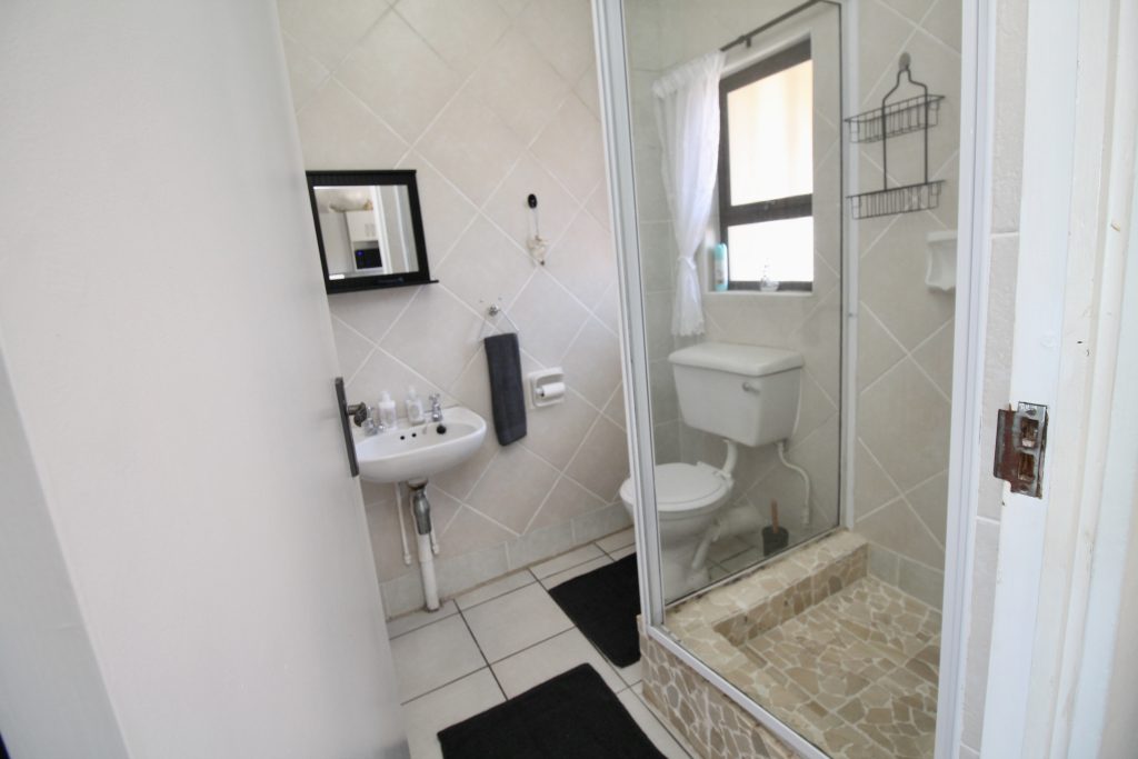 La Corsica 19, Self-Catering Holiday Accommodation, Uvongo