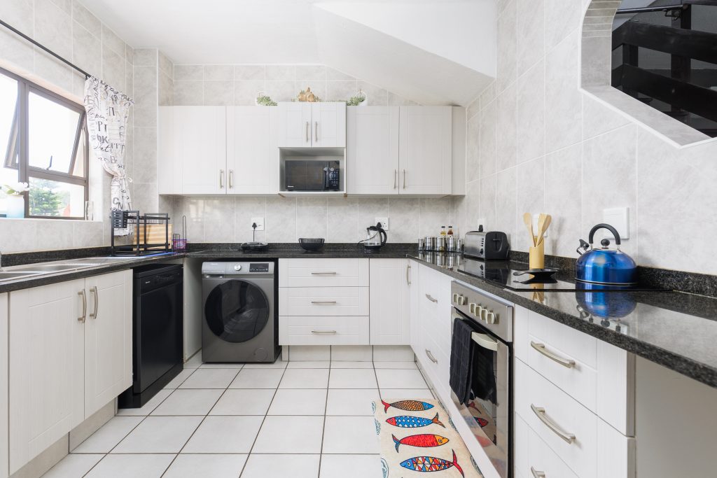 La Corsica 19, Self-Catering Holiday Accommodation, Uvongo