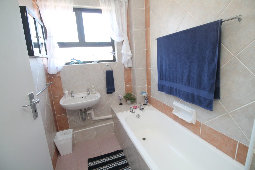 La Corsica 19, Self-Catering Holiday Accommodation, Uvongo