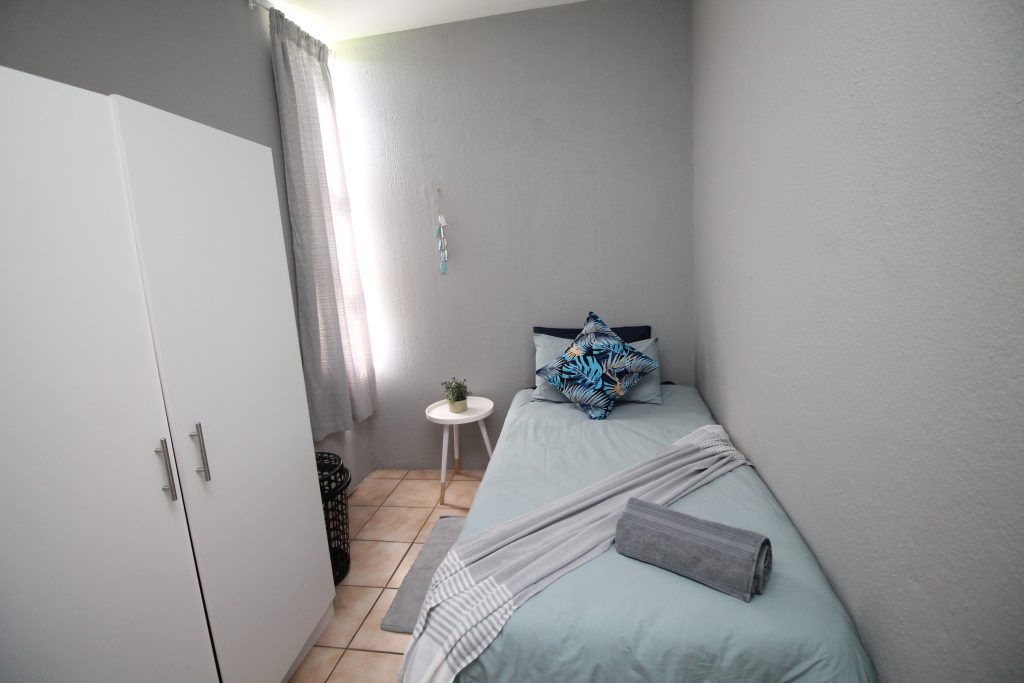 Uvongo Cabanas 6B, Self-Catering Holiday Accommodation, Uvongo