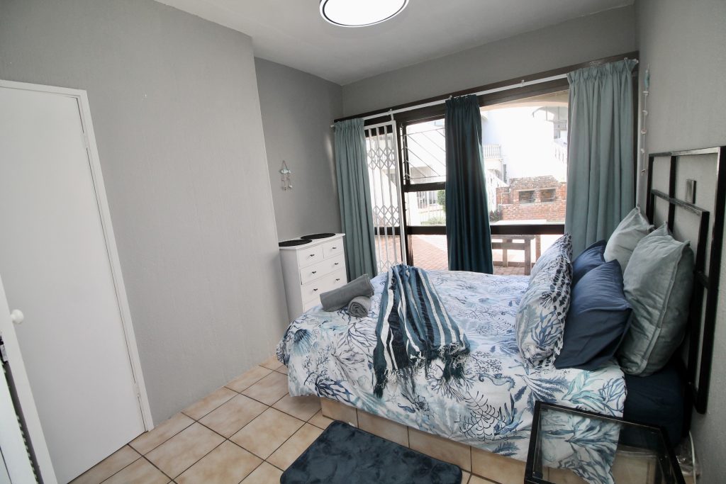 Uvongo Cabanas 6B, Self-Catering Holiday Accommodation, Uvongo