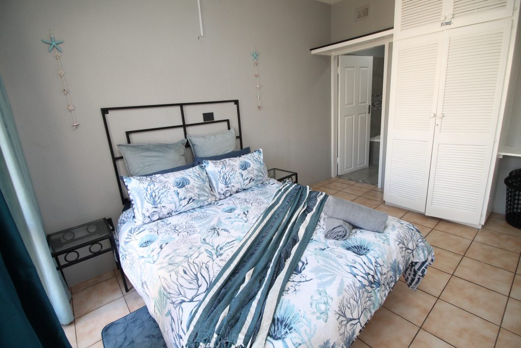 Uvongo Cabanas 6B, Self-Catering Holiday Accommodation, Uvongo