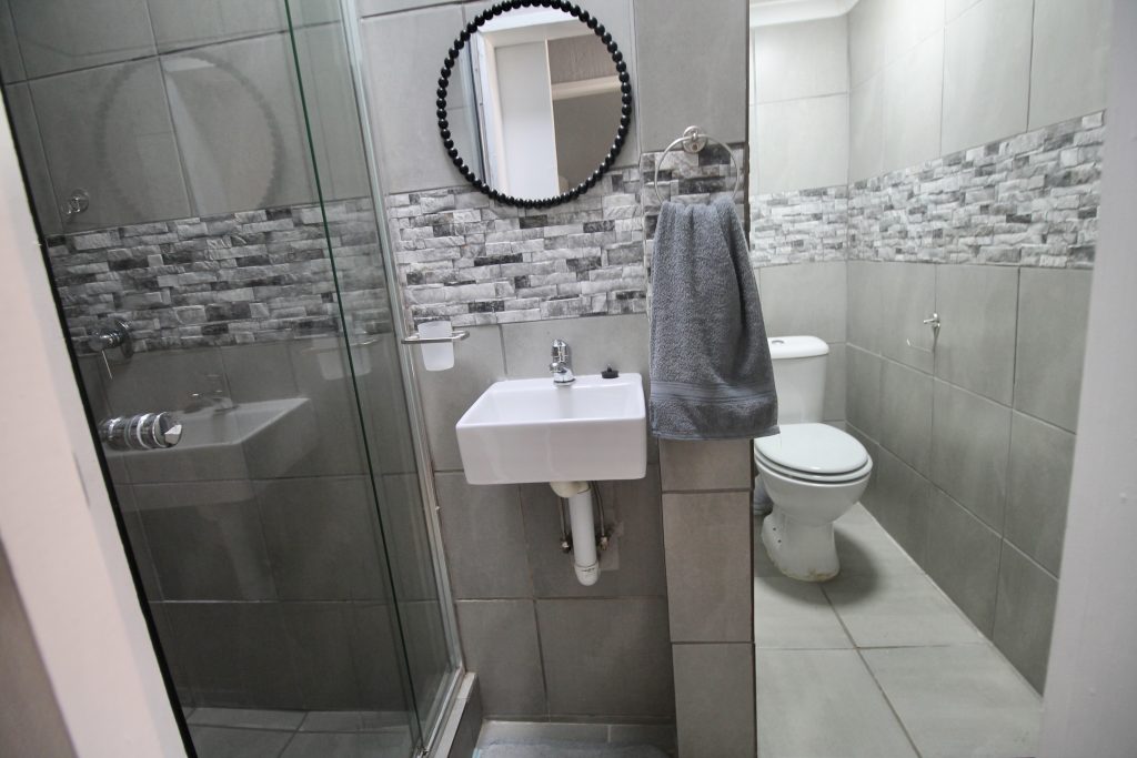 Uvongo Cabanas 6B, Self-Catering Holiday Accommodation, Uvongo