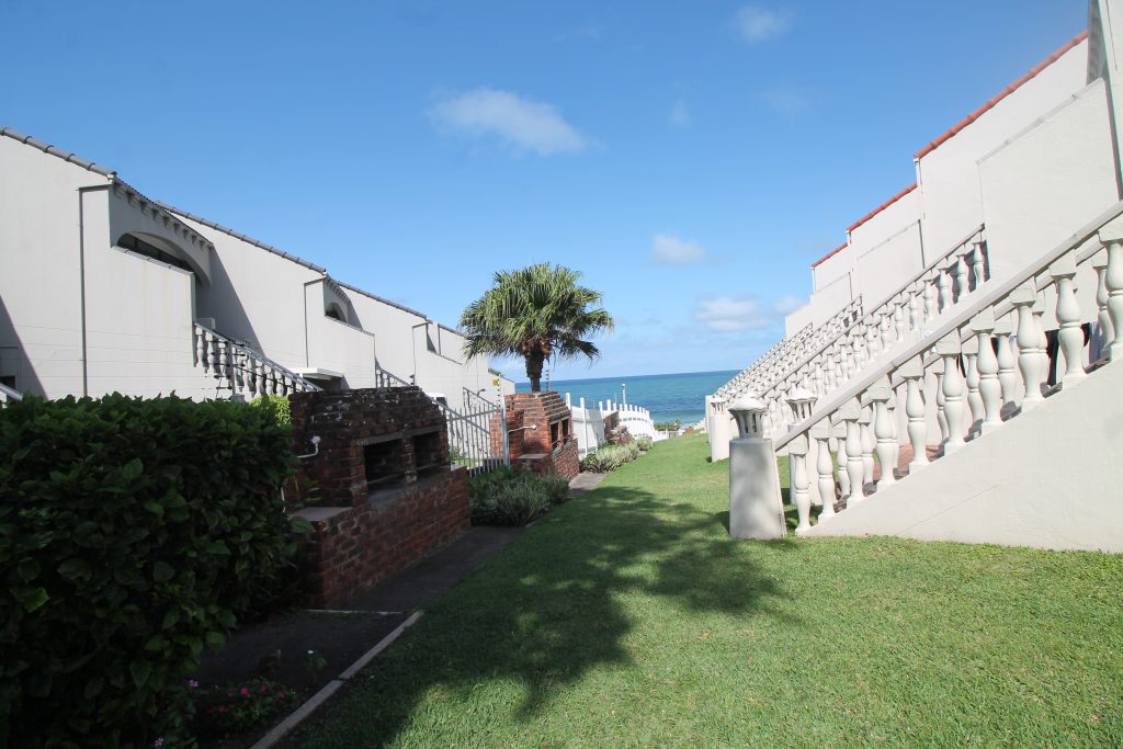 Uvongo Cabanas 6B, Self-Catering Holiday Accommodation, Uvongo