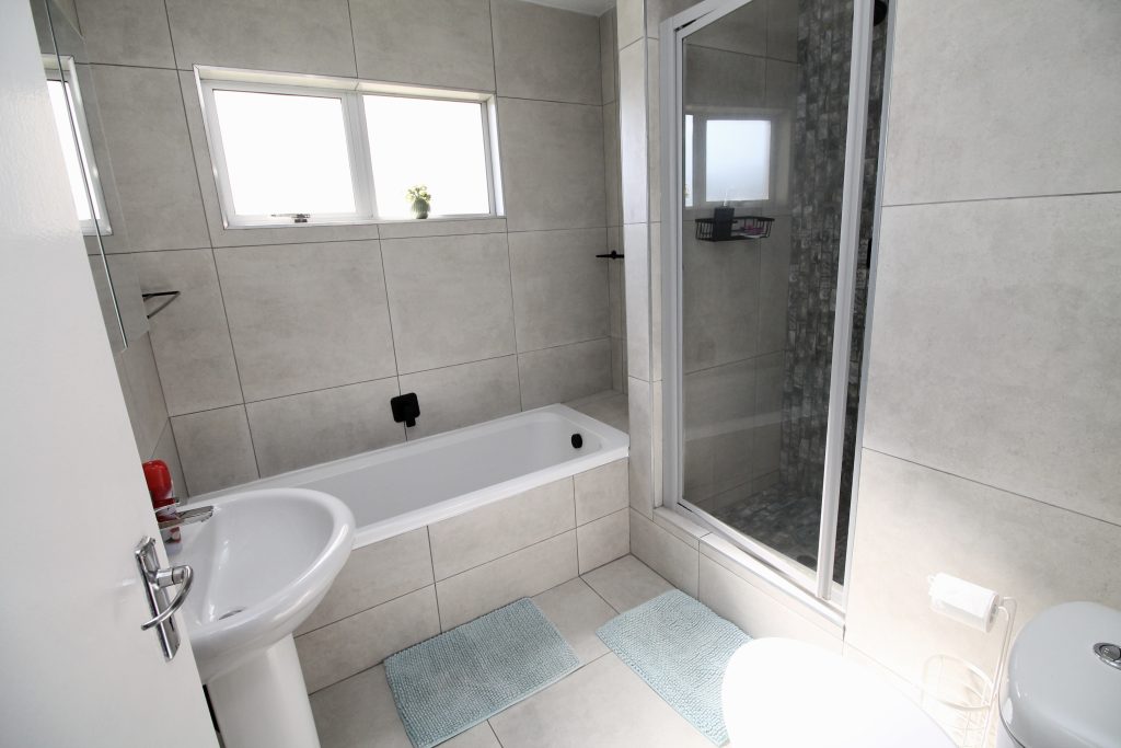Laguna La Crete 11, Self-Catering Holiday Accommodation, Uvongo