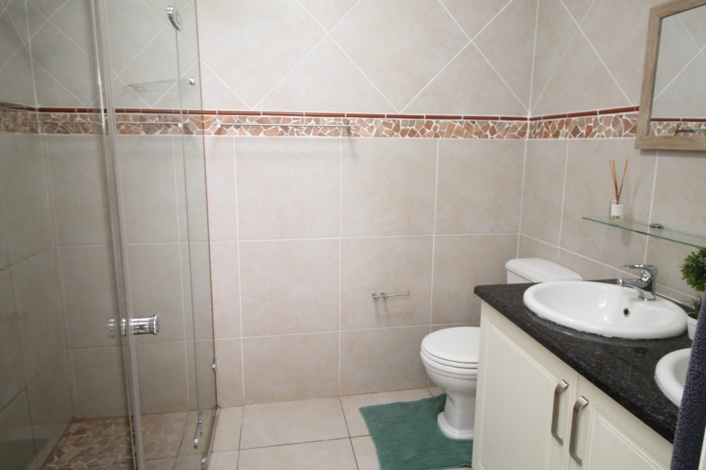 Laguna La Crete 7, Self Catering Holiday Accommodation, Uvongo