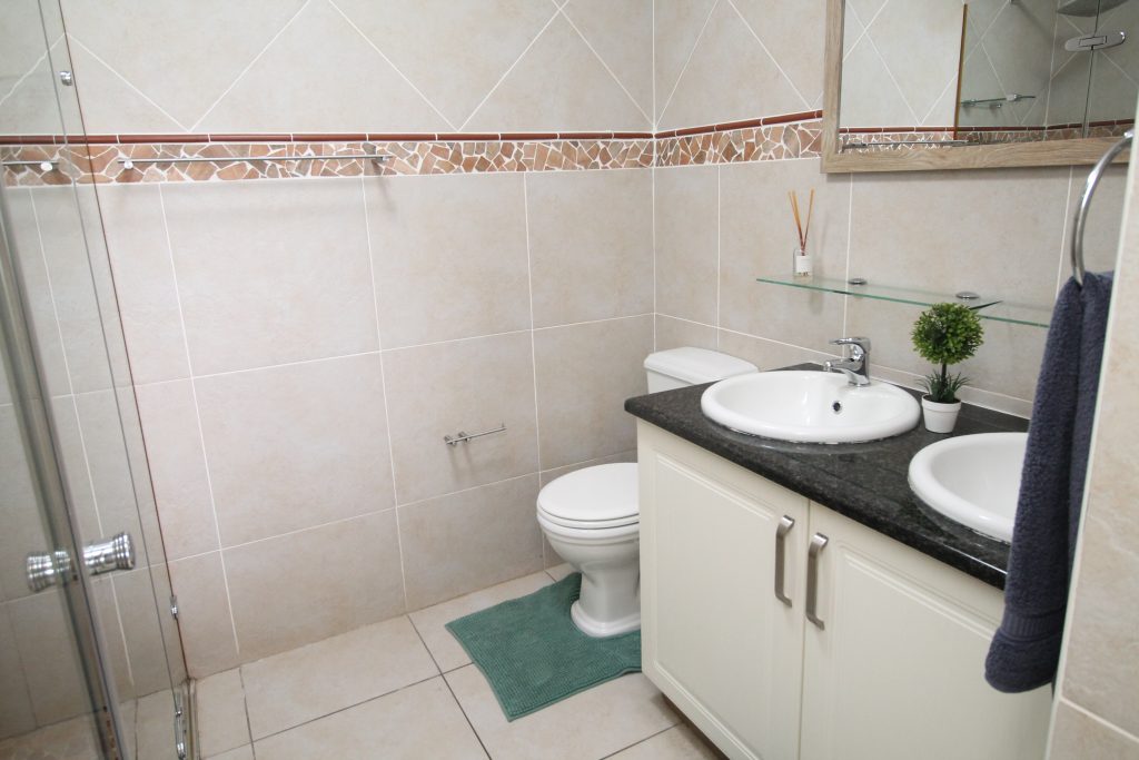 Laguna La Crete 7, Self-Catering Holiday Accommodation, Uvongo