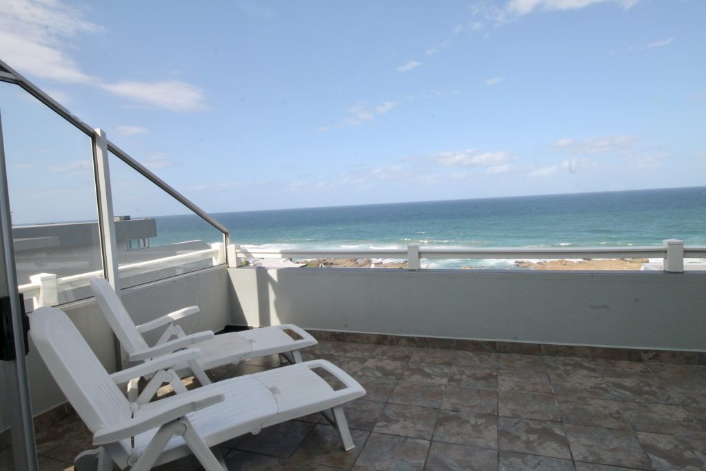 Playa Del Mar 15, Self-Catering Holiday Accommodation, Manaba Beach