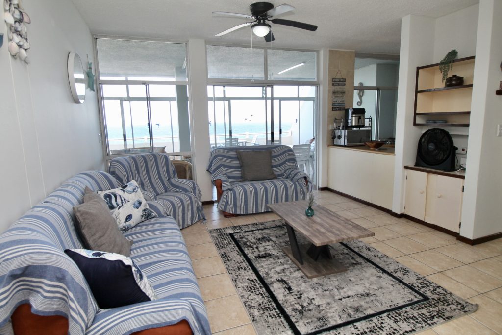 Playa Del Mar 15, Self-Catering Holiday Accommodation, Manaba Beach