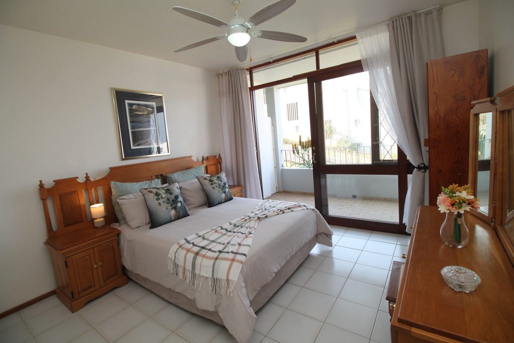 Esmezee 4, Self-Catering Holiday Accommodation