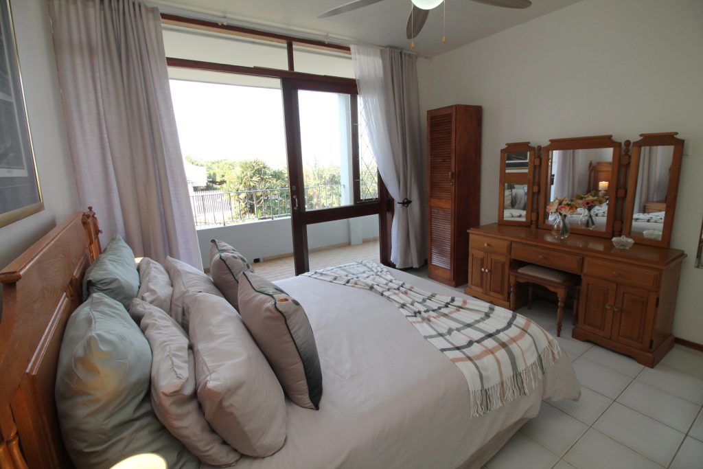 Esmezee 4, Self-Catering Holiday Accommodation
