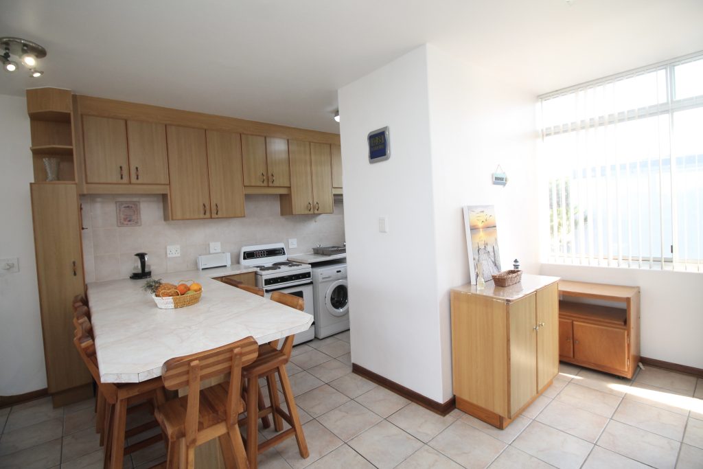 Esmezee 4, Self-Catering Holiday Accommodation