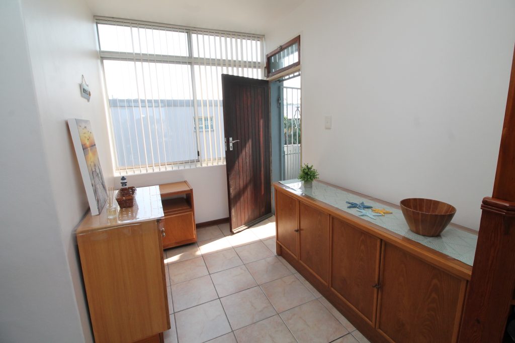Esmezee 4, Self-Catering Holiday Accommodation