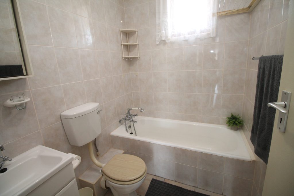 Esmezee 4, Self-Catering Holiday Accommodation