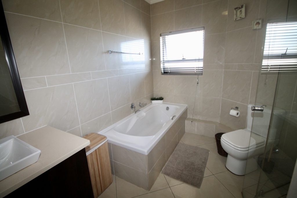 Lucien Sands 501, Self-Catering Holiday Accommodation