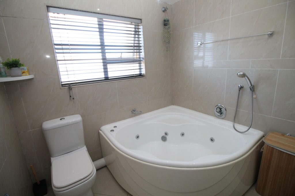 Lucien Sands 501, Self-Catering Holiday Accommodation