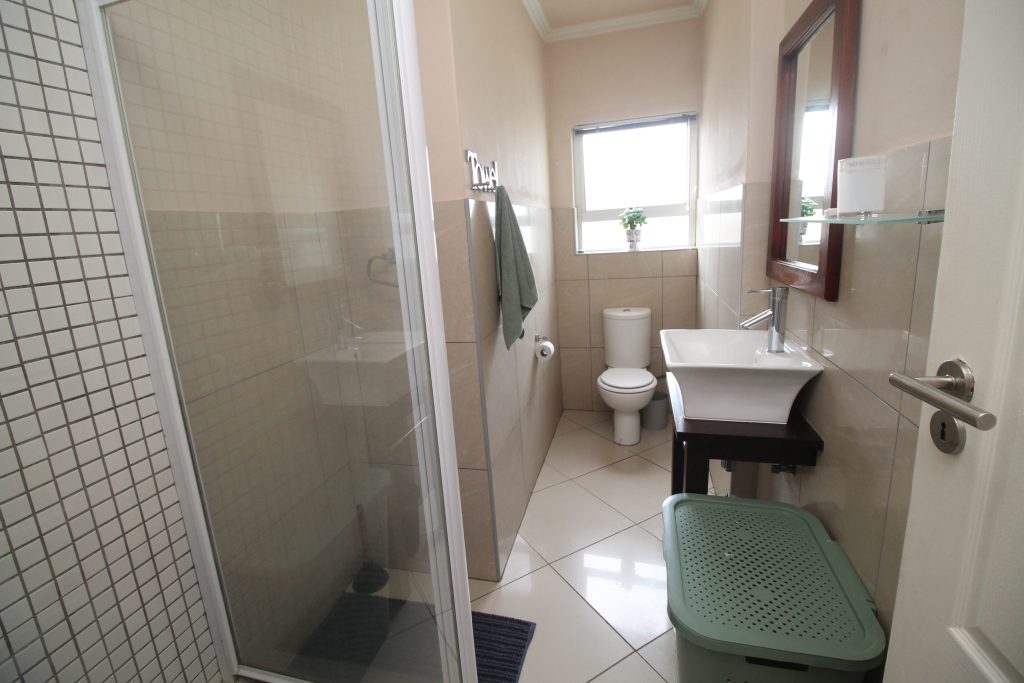 Arabella 5, Self Catering Holiday Accommodation, Margate